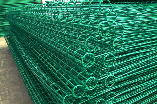 Green PVC-Coated Double-Loop Isolation Fence Panels